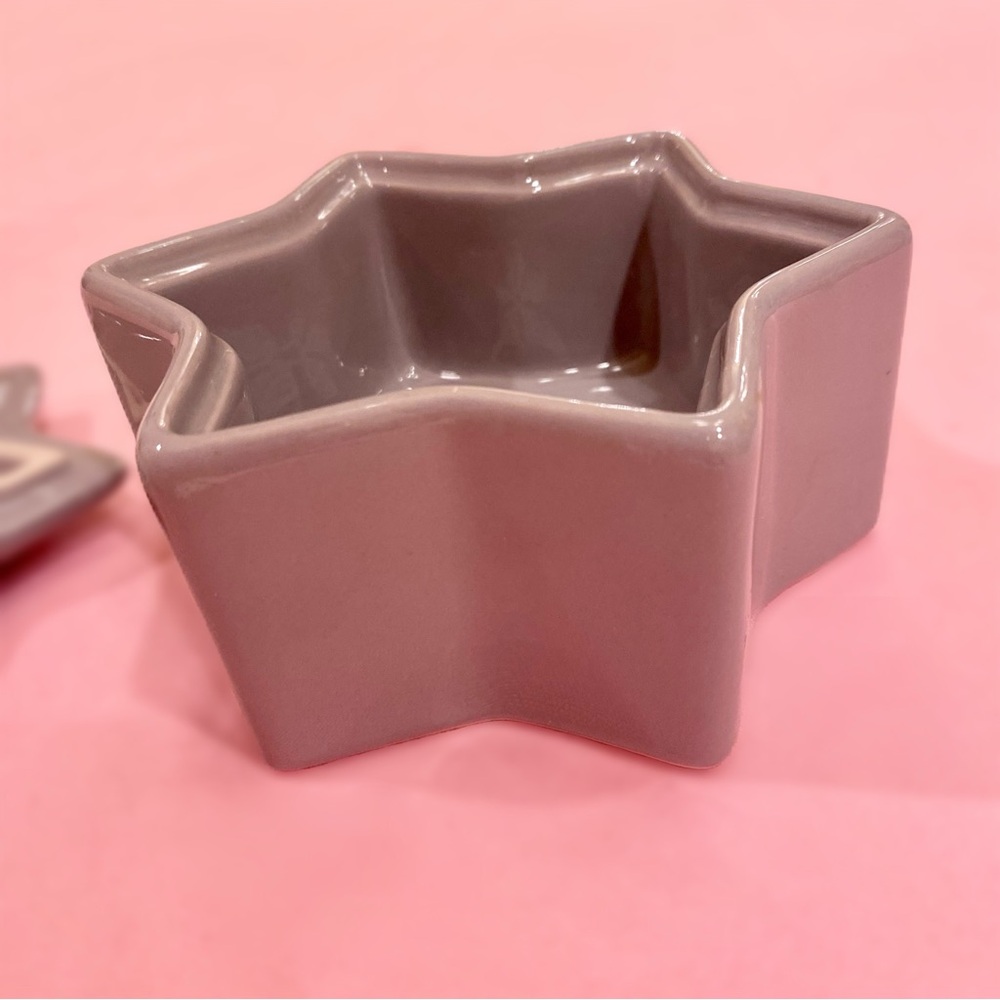 Snowflake Box Ceramic Christmas Temp-Tations Temptations Gray Winter Cookware - Picture 6 of 7